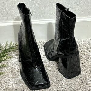 Circus by Sam Edelman Black Ankle Boots with Chunky Sole